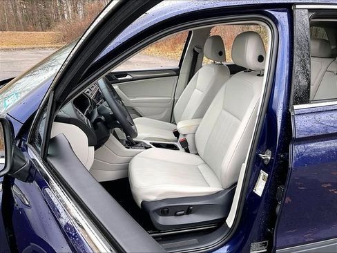 Used 2022 Volkswagen Tiguan SE image 10
