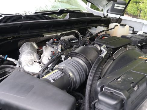 Used 2024 Chevrolet Silverado 2500 LT AWD/4WD image 17