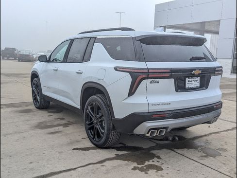 New 2026 Chevrolet Traverse LT w/ LPO, Floor Liner Package FWD image 8