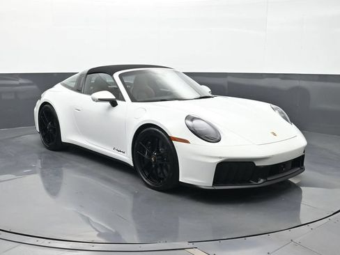 Certified 2026 Porsche 911 Targa 4 GTS AWD/4WD image 22