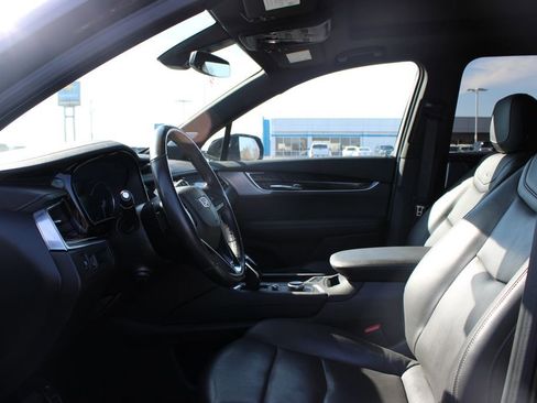 Used 2024 Cadillac XT6 Premium Luxury image 24