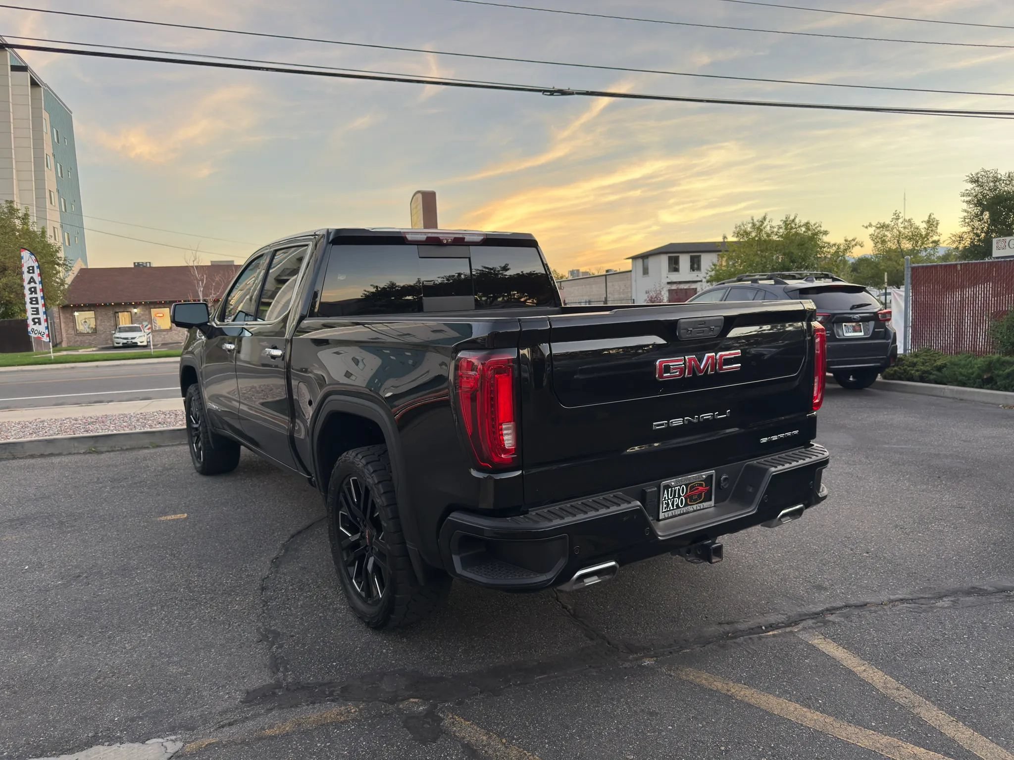Used 2020 GMC Sierra 1500 Denali w/ Technology Package AWD/4WD image 7