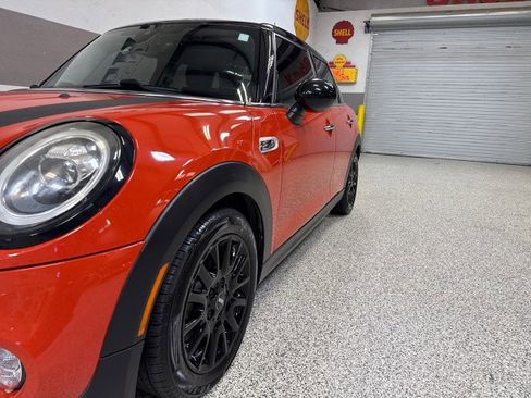 Used 2019 MINI Cooper S w/ Premium Package image 10