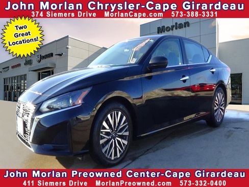 Used 2025 Nissan Altima 2.5 SV image 1