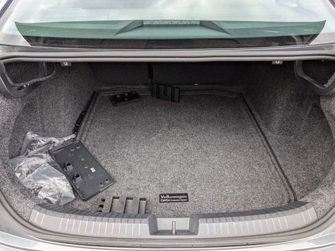 Used 2025 Volkswagen Jetta SEL image 19