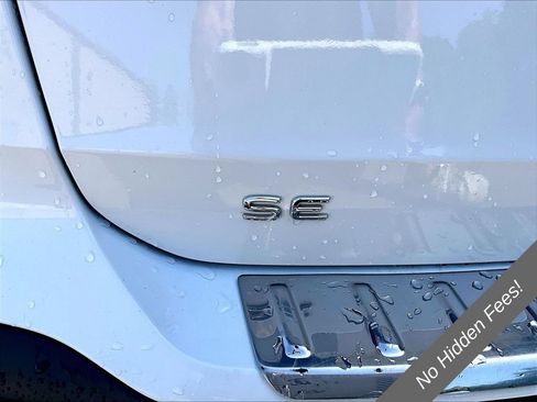 Used 2022 Volkswagen Taos SE AWD/4WD image 8