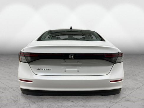 New 2025 Honda Accord SE image 4