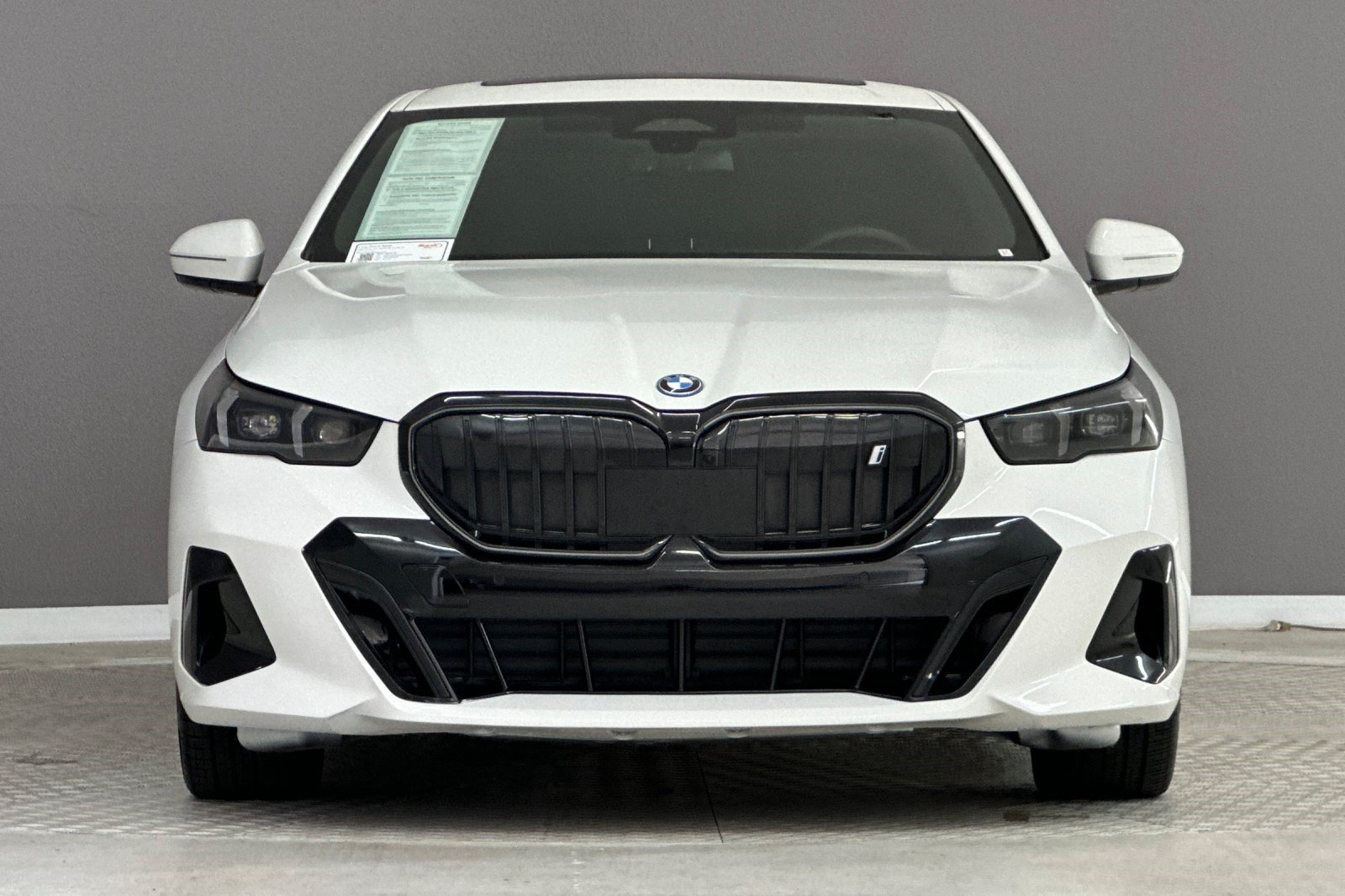 Used 2024 BMW i5 eDrive40i w/ M Sport Package RWD image 5