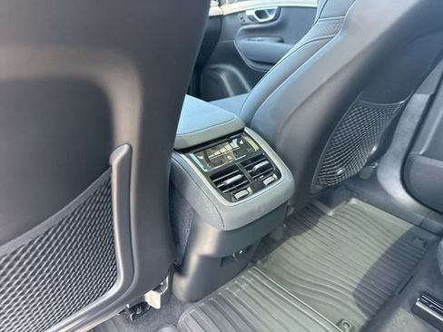 Certified 2025 Volvo XC90 B6 Plus w/ Protection Package Premier AWD/4WD image 24