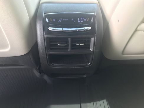 Used 2020 Cadillac XT5 Sportv AWD/4WD image 16