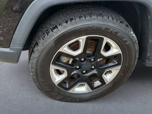 Used 2018 Jeep Compass Trailhawk AWD/4WD image 10