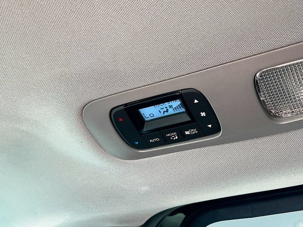 Used 2023 Honda Odyssey Elite image 27