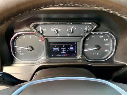Used 2020 GMC Sierra 1500 SLT RWD image 25