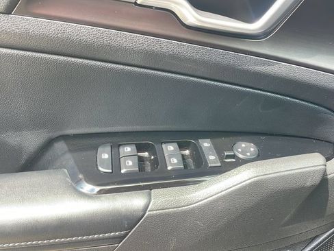 Certified 2025 Kia Sportage EX AWD/4WD image 25