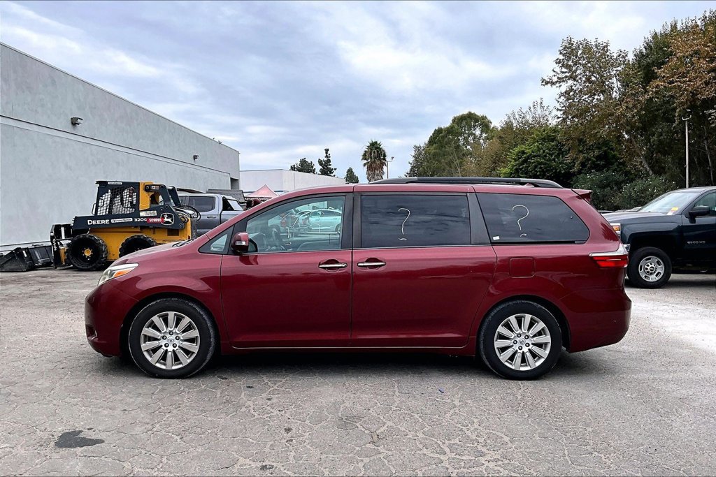 Used 2015 Toyota Sienna Limited FWD image 10