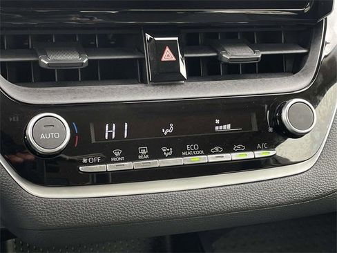 Used 2025 Toyota Corolla LE image 30