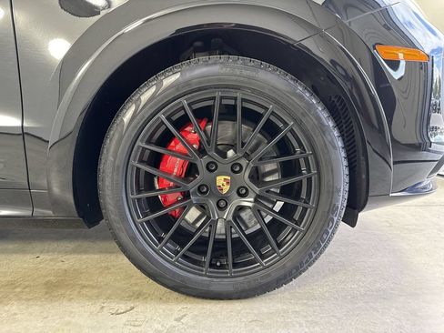 Certified 2023 Porsche Cayenne GTS AWD/4WD image 15