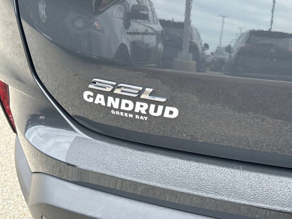 Used 2021 Ford Edge SEL w/ Convenience Package AWD/4WD image 5