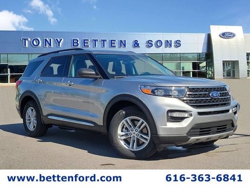 Certified 2024 Ford Explorer XLT w/ Equipment Group 202A AWD/4WD image 1