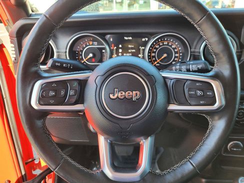 Used 2018 Jeep Wrangler Unlimited Sahara w/ Cold Weather Group AWD/4WD image 34