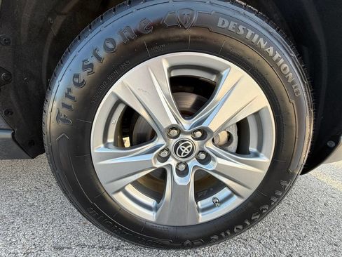 Used 2024 Toyota RAV4 LE AWD/4WD image 10