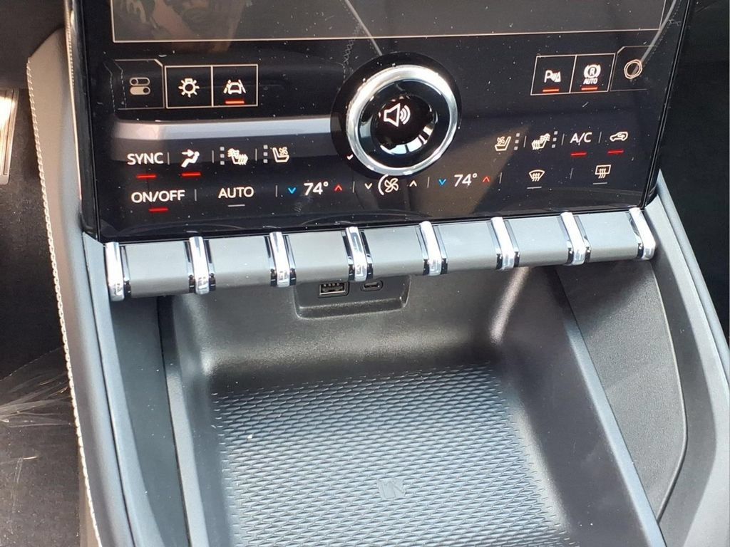 New 2027 GMC Terrain Denali w/ LPO, Floor Liner Package AWD/4WD image 10