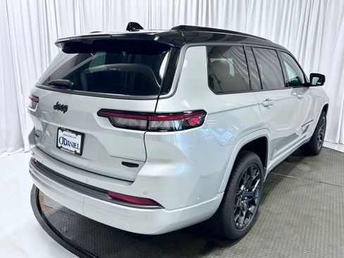 New 2026 Jeep Grand Cherokee L Summit AWD/4WD image 33