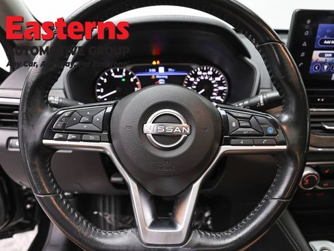 Used 2023 Nissan Altima 2.5 SV w/ SV Premium Package AWD/4WD image 10