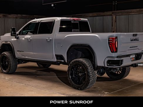 Used 2024 GMC Sierra 2500 AT4 w/ AT4 Premium Plus Package image 6