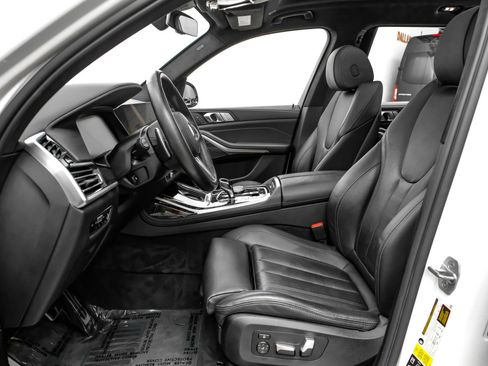 Used 2022 BMW X7 xDrive40i w/ M Sport Package AWD/4WD image 26