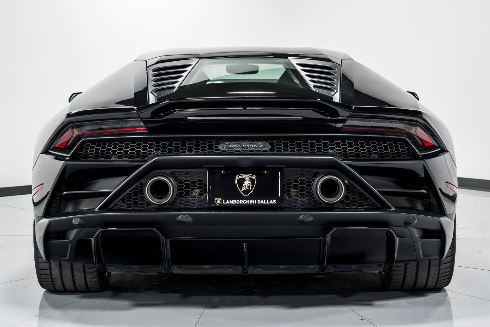 Used 2021 Lamborghini Huracan EVO RWD image 4