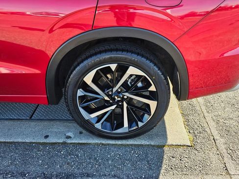 Used 2024 Mitsubishi Outlander SEL image 9