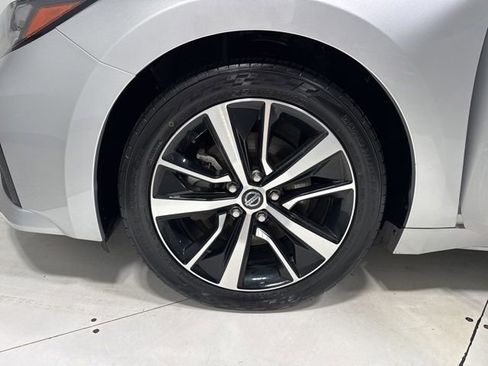Used 2022 Nissan Maxima SV w/ Floor Mat Group FWD image 8