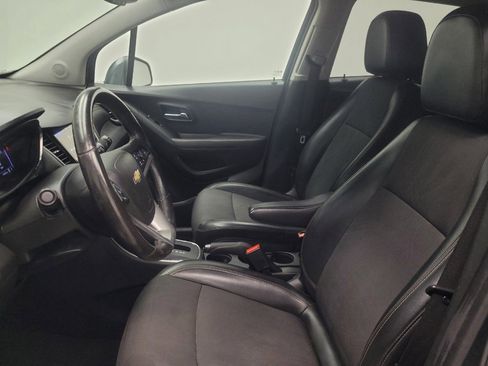 Used 2018 Chevrolet Trax LT w/ LT Convenience Package AWD/4WD image 17