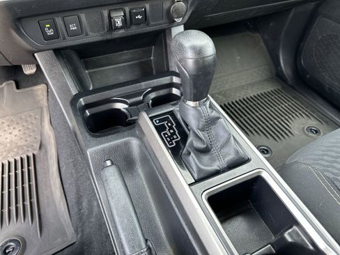 Used 2022 Toyota Tacoma SR5 w/ Trail Edition AWD/4WD image 15