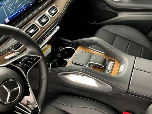 New 2025 Mercedes-Benz GLS 450 4MATIC image 8