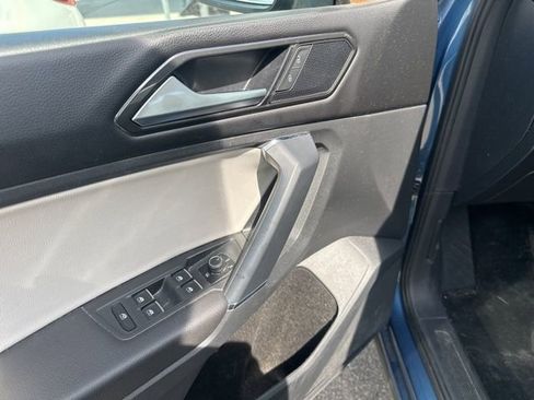 Used 2018 Volkswagen Tiguan SE w/ Panoramic Sunroof Package AWD/4WD image 13