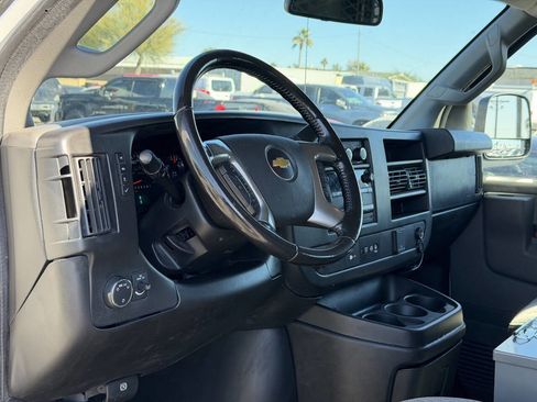 Used 2017 Chevrolet Express 2500 image 29
