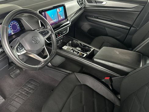 Used 2024 Volkswagen Atlas Cross Sport SE AWD/4WD image 12