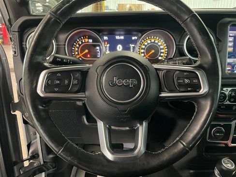 Used 2018 Jeep Wrangler Unlimited Sahara w/ Uconnect 4C Nav & Sound Group AWD/4WD image 10