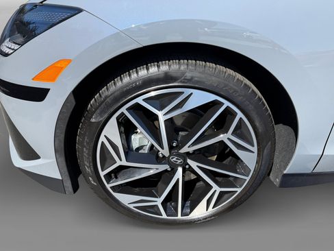 Certified 2025 Hyundai Ioniq 6 Limited RWD image 9