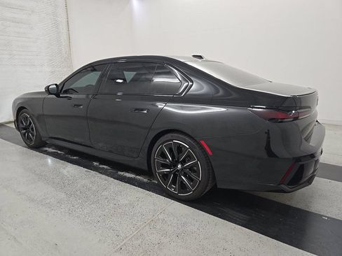 Used 2023 BMW 740i w/ Parking Assistance Package RWD image 4