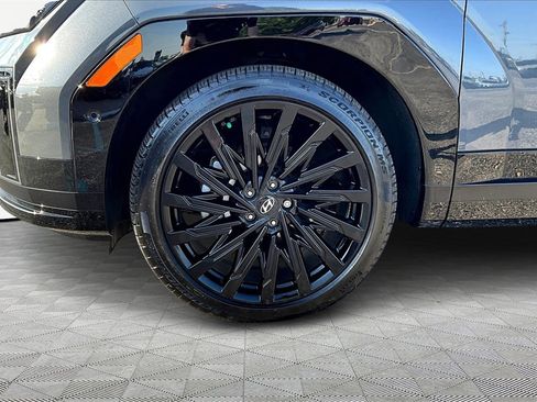 Used 2025 Hyundai Santa Fe Calligraphy image 9