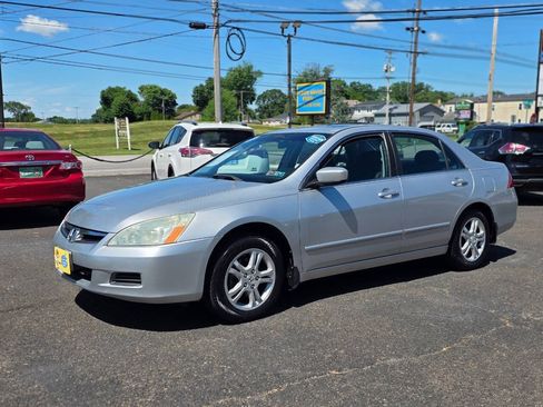 Used 2006 Honda Accord EX image 2