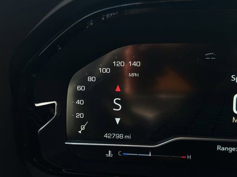 Used 2023 GMC Yukon Denali image 14