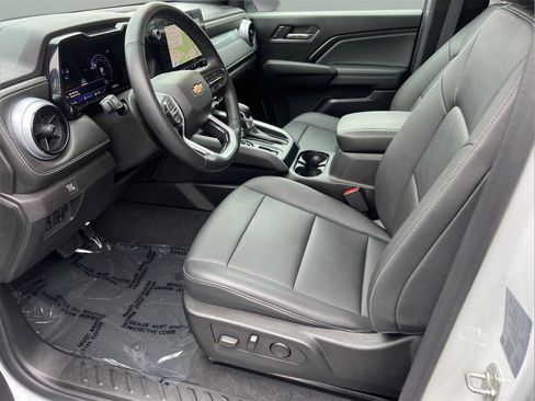 Used 2024 Chevrolet Colorado LT w/ LT Convenience Package III image 10