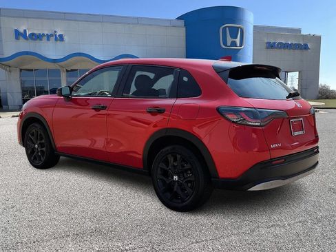 Used 2025 Honda HR-V Sport image 3