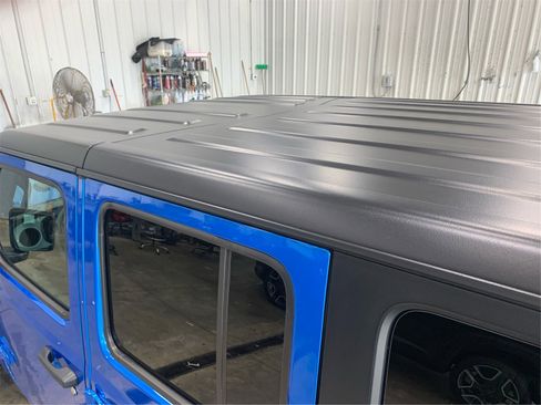 Used 2025 Jeep Wrangler Sport S image 11