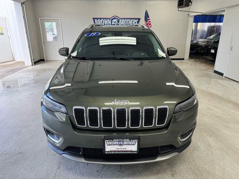 Used 2019 Jeep Cherokee Limited AWD/4WD image 12