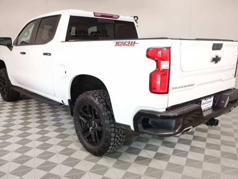 Used 2021 Chevrolet Silverado 1500 LT Trail Boss w/ Convenience Package II AWD/4WD image 22